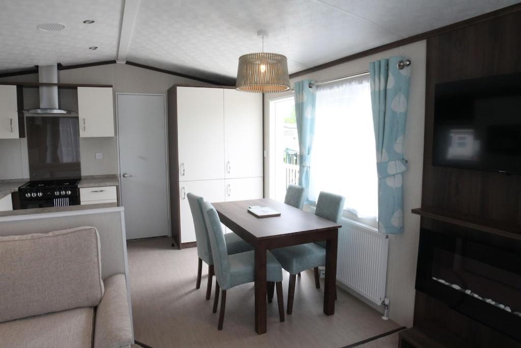 Countryside Holiday Park By The River Nr Canterbury Buitenkant foto